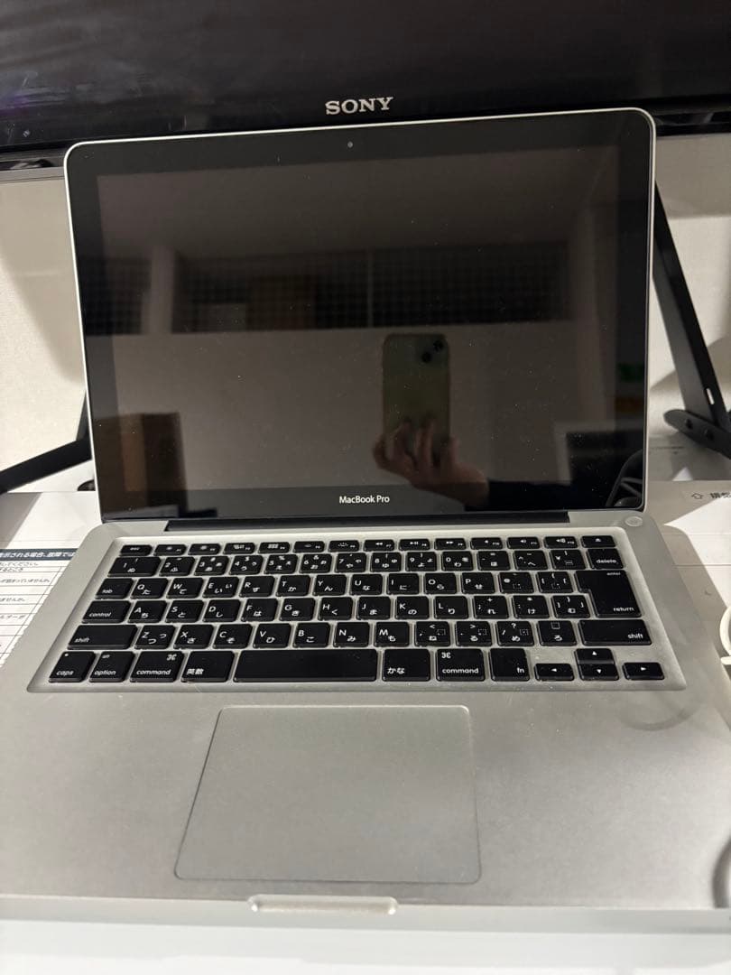 MacBook Pro 充電器付き　2010 スペック不明　ジャンク