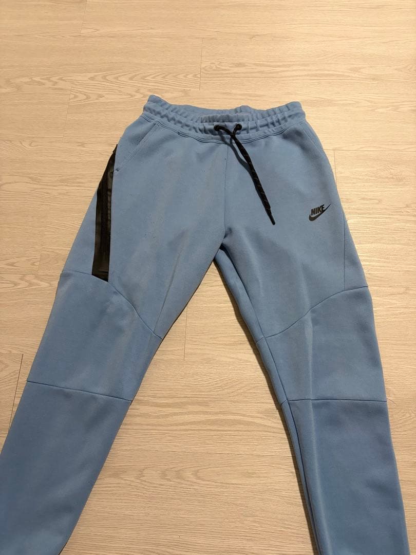 『値下げ可』Nike テックフリース　限定カラー