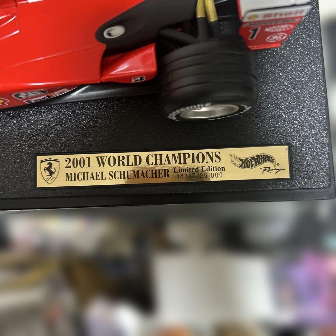 ミハエル・シューマッハ Ferrari F2001 ミニカー 1/18 限定版