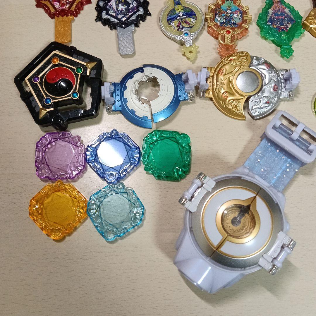 妖怪ウォッチまとめ売り　妖怪アーク DXアーク　 妖聖剣　　Yメダル　その他諸々