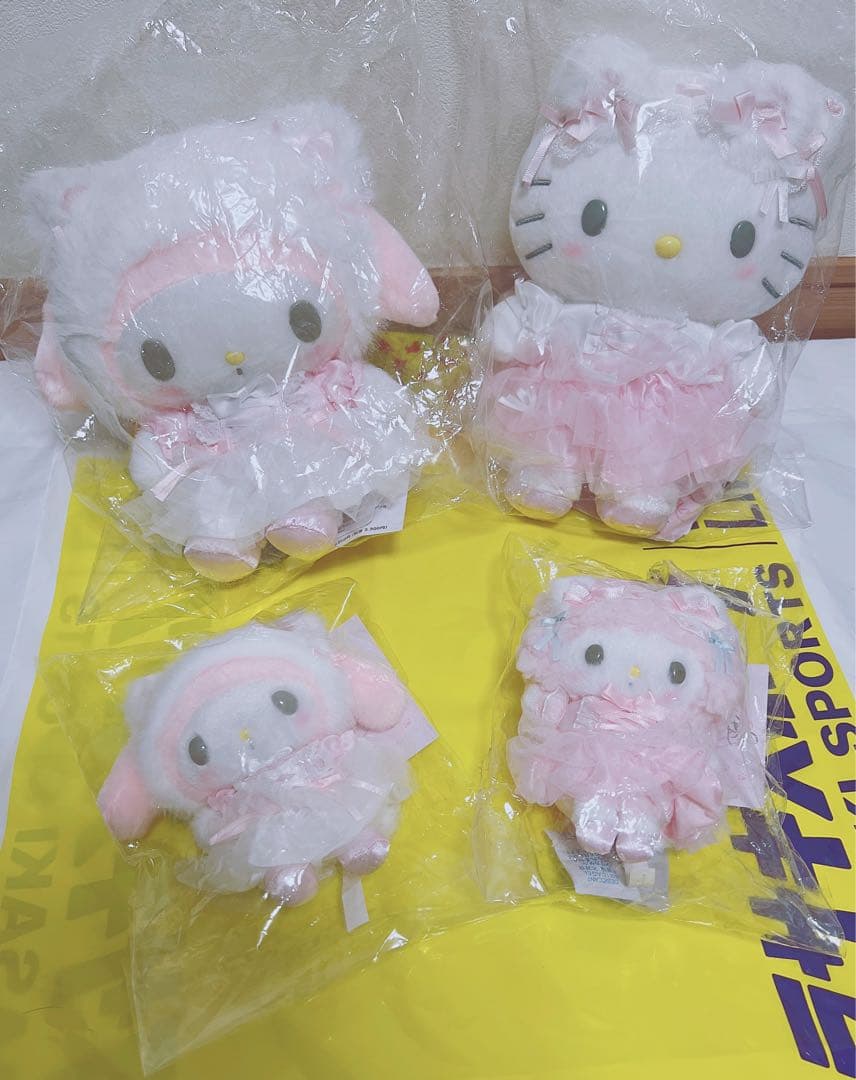 【初贩】サンリオ　白猫バレリーナデザインシリーズ　ぬいぐるみ　マスコットホルダー