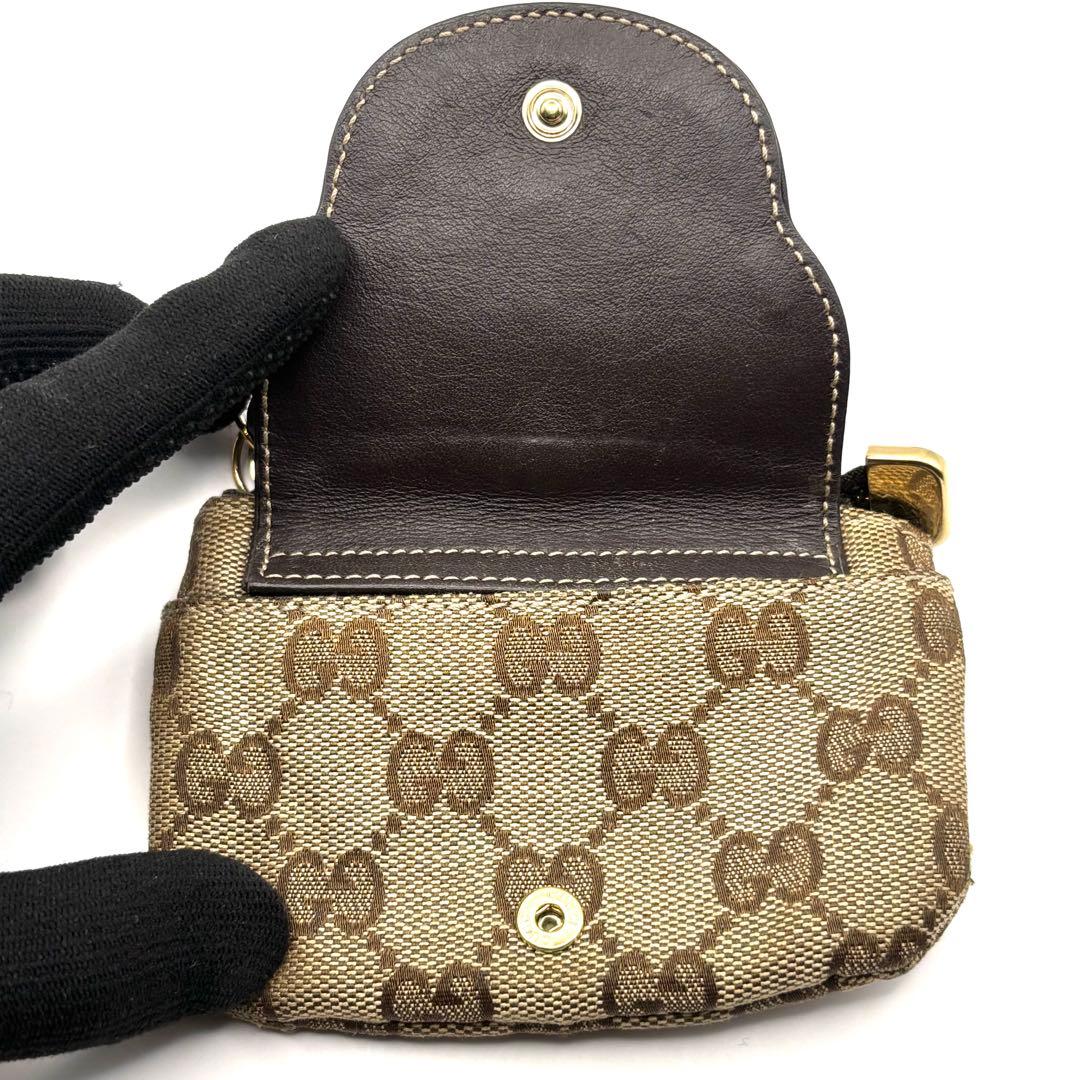 グッチ ケース グッチョリ GGキャンバス パグ 犬 リボン チャーム