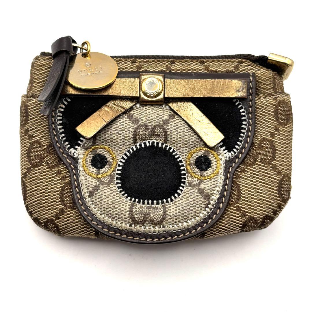 グッチ ケース グッチョリ GGキャンバス パグ 犬 リボン チャーム