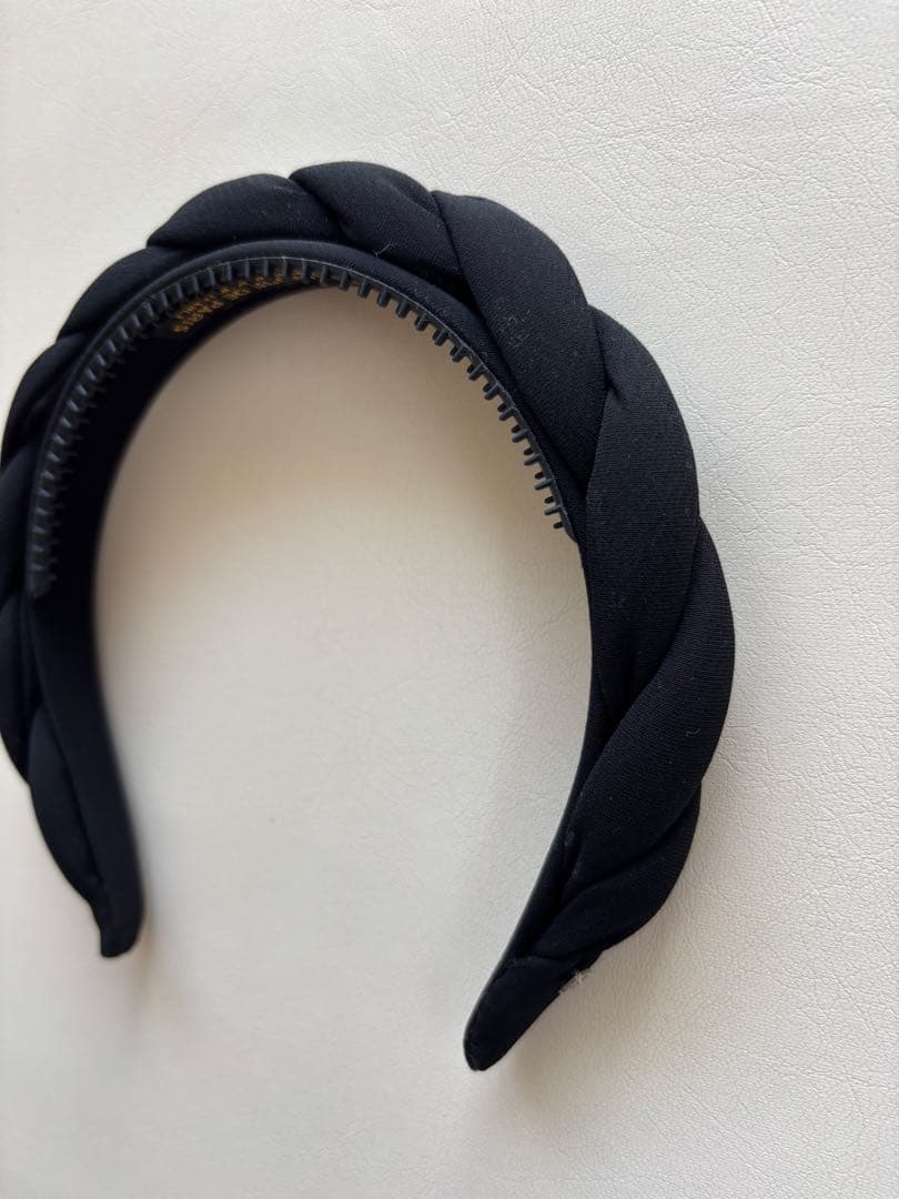 【美品】アレクサンドルドゥパリのツイストサテンカチューシャ（定価4.2万）