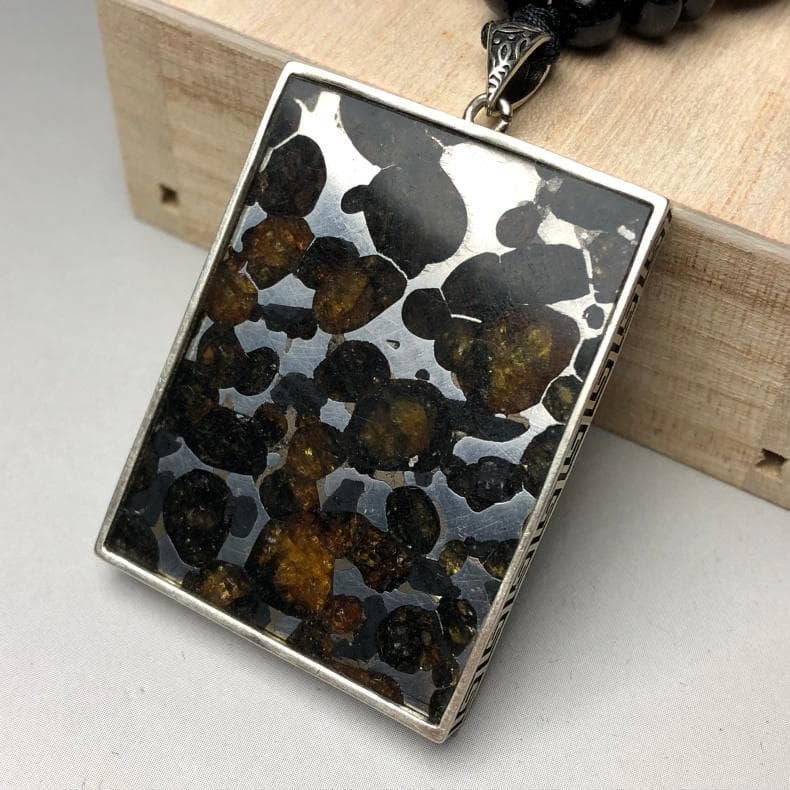 と*ん様 パラサイト隕石 　ペンダント　石鉄隕石　セリコ隕石 925銀　重さ約3