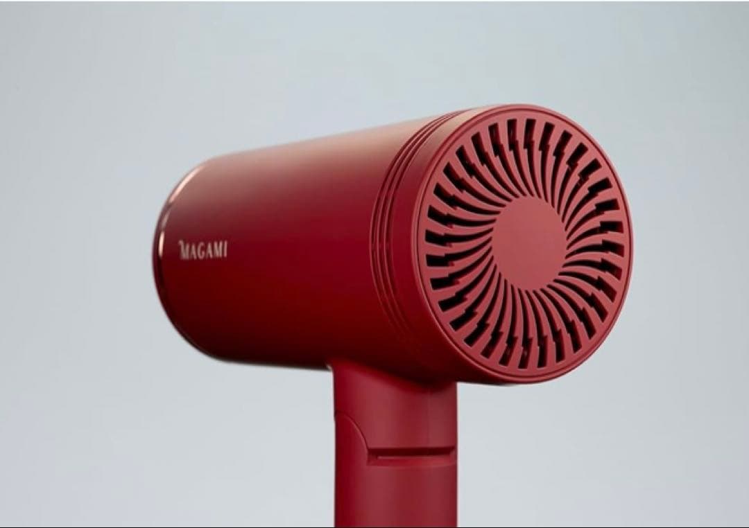 【ラスト1台】MAGAMI ヘアドライヤー レッド　新品未開封