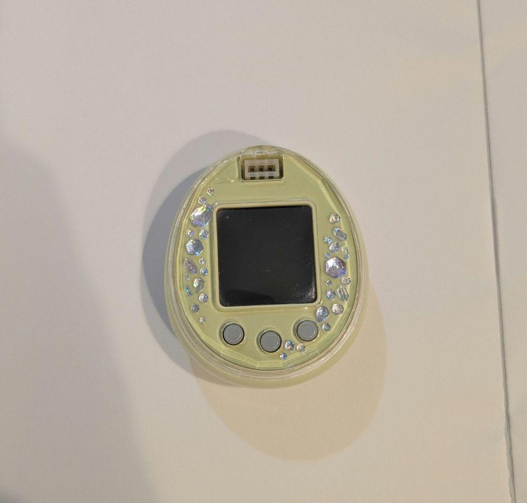 たまごっちp's イエロー たまデコピアスアニバーサリーチェンジ&ストラップ付き