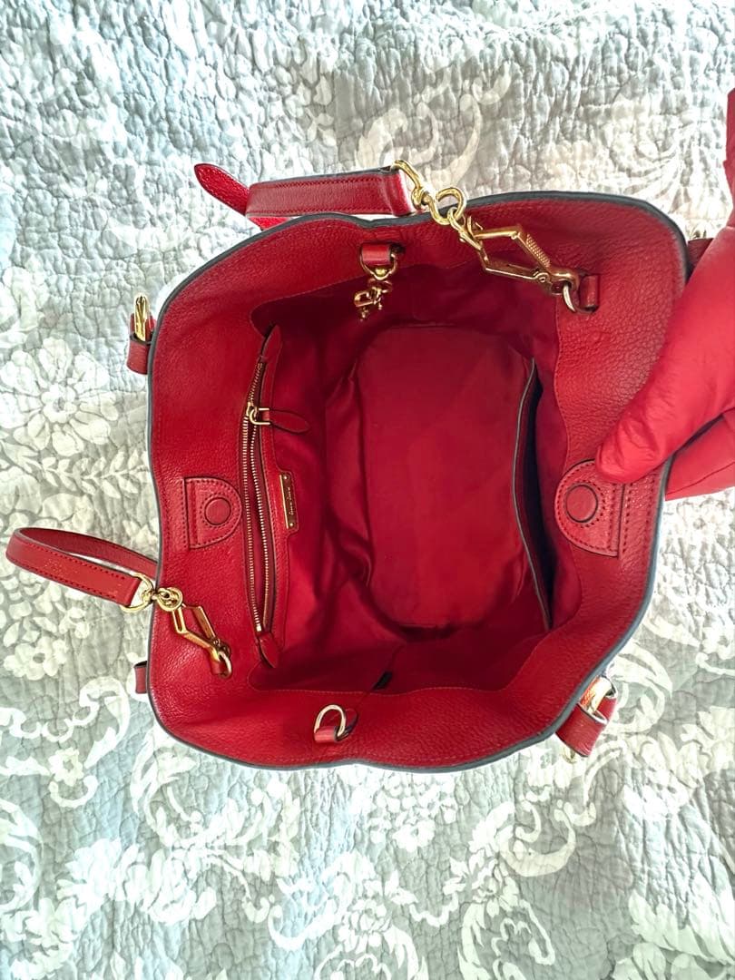 ミュウミュウ　バッグ　赤