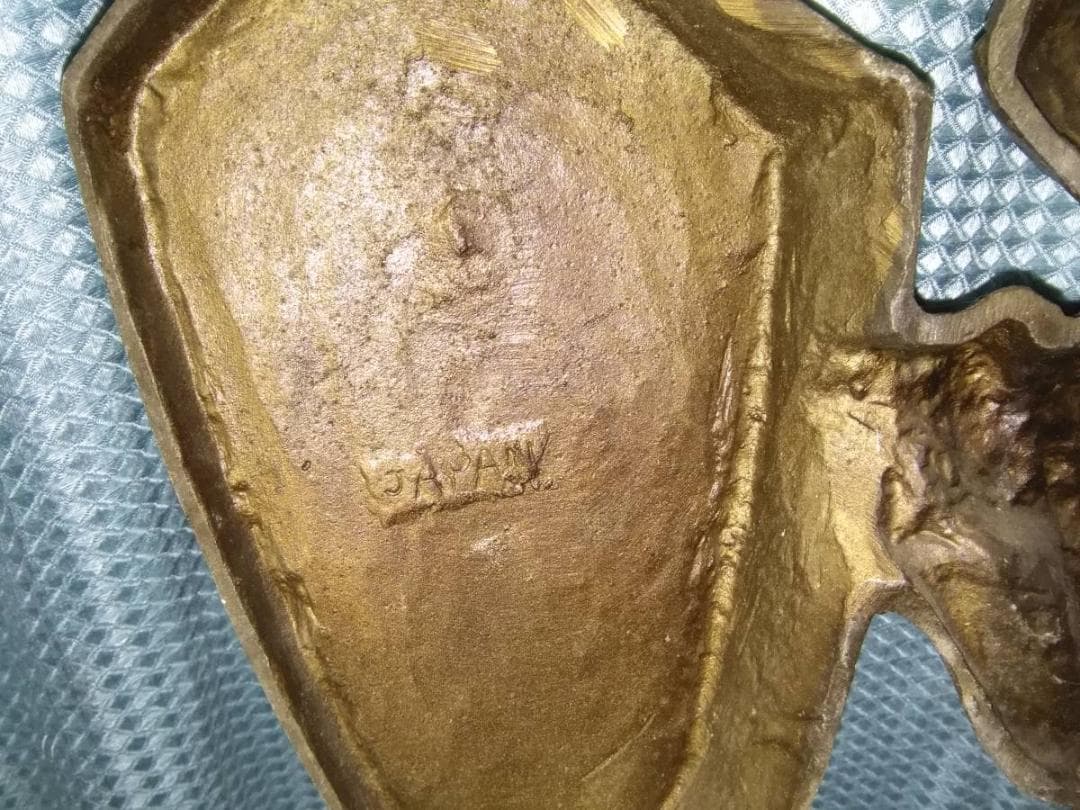 西洋の兵士　金属製壁飾り品　ＭＥＧ社製　戦う兵士　ナイト　刻印