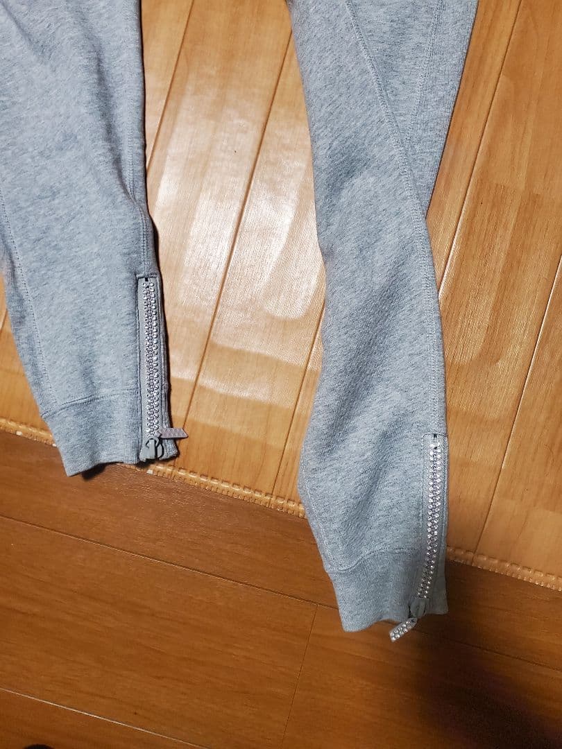 1PIU1UGUALE3 RELAX XLサイズ グレー セットアップ