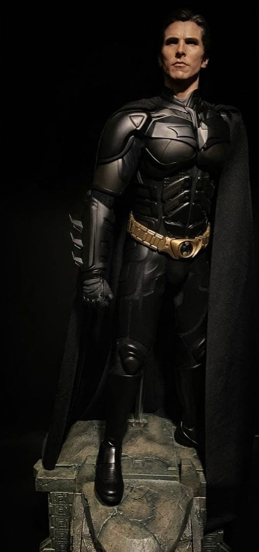 ホットトイズ『ダークナイト・トリロジー』 １／４スケールフィギュア　バットマン