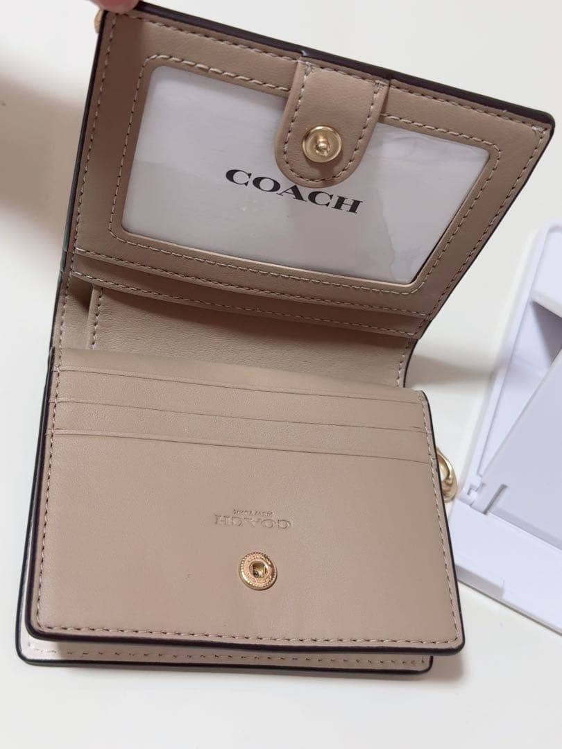 【新品】コーチ 2つ折り財布