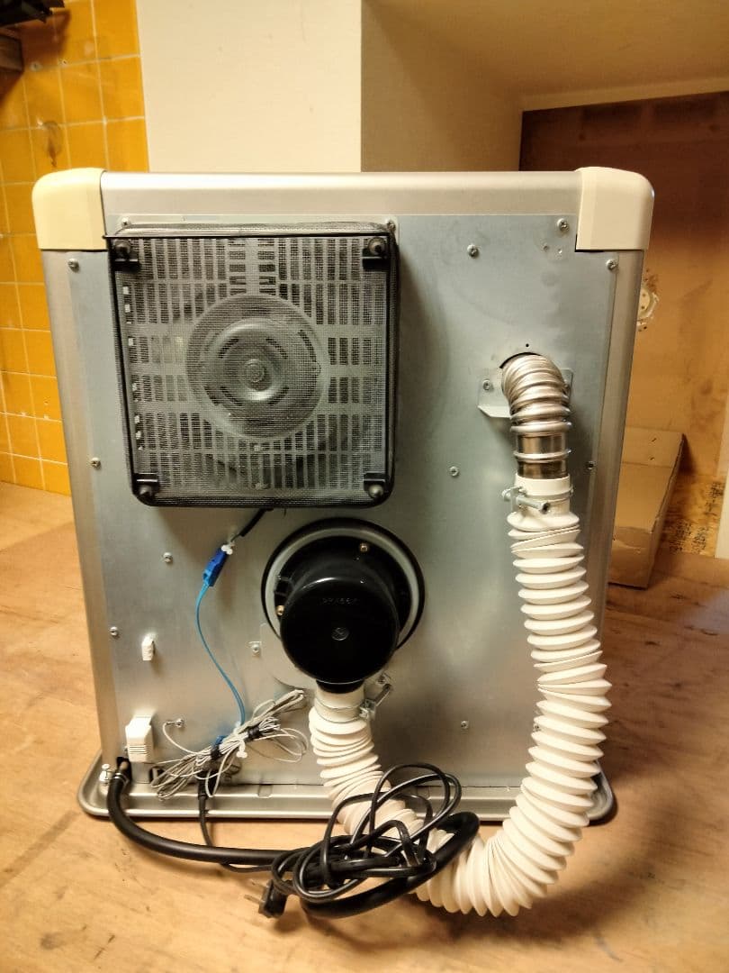 サンポットFF石油ストーブゼータス！品番「FFR‐563SX」2015年式中古品