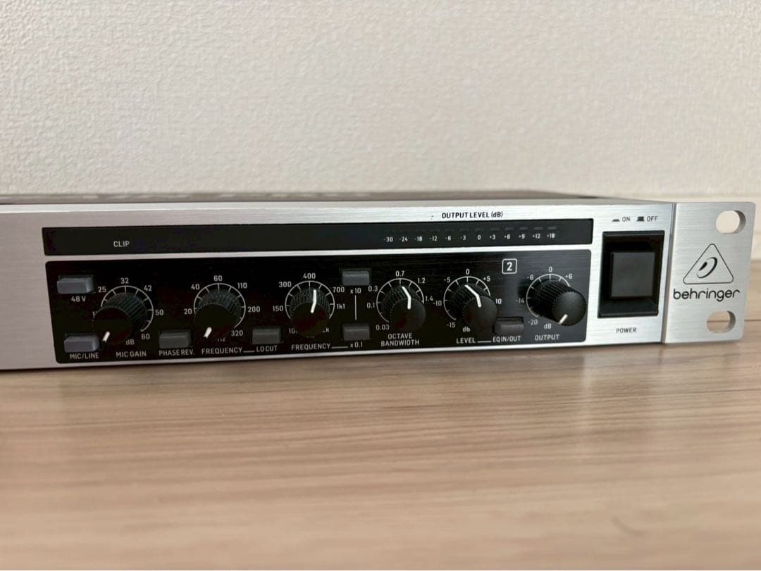 【美品】ベリンガー ULTRAGAIN PRO MIC2200 マイクプリアンプ