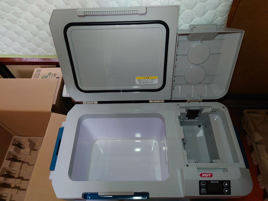 Makita CW001GZ 冷温庫 青