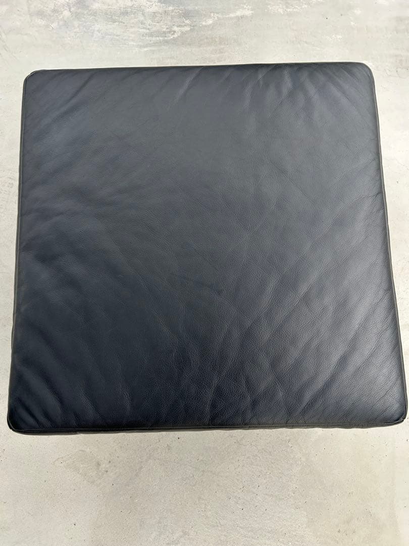 HUKLA フクラ　オットマン　レザー　ソファー 本革