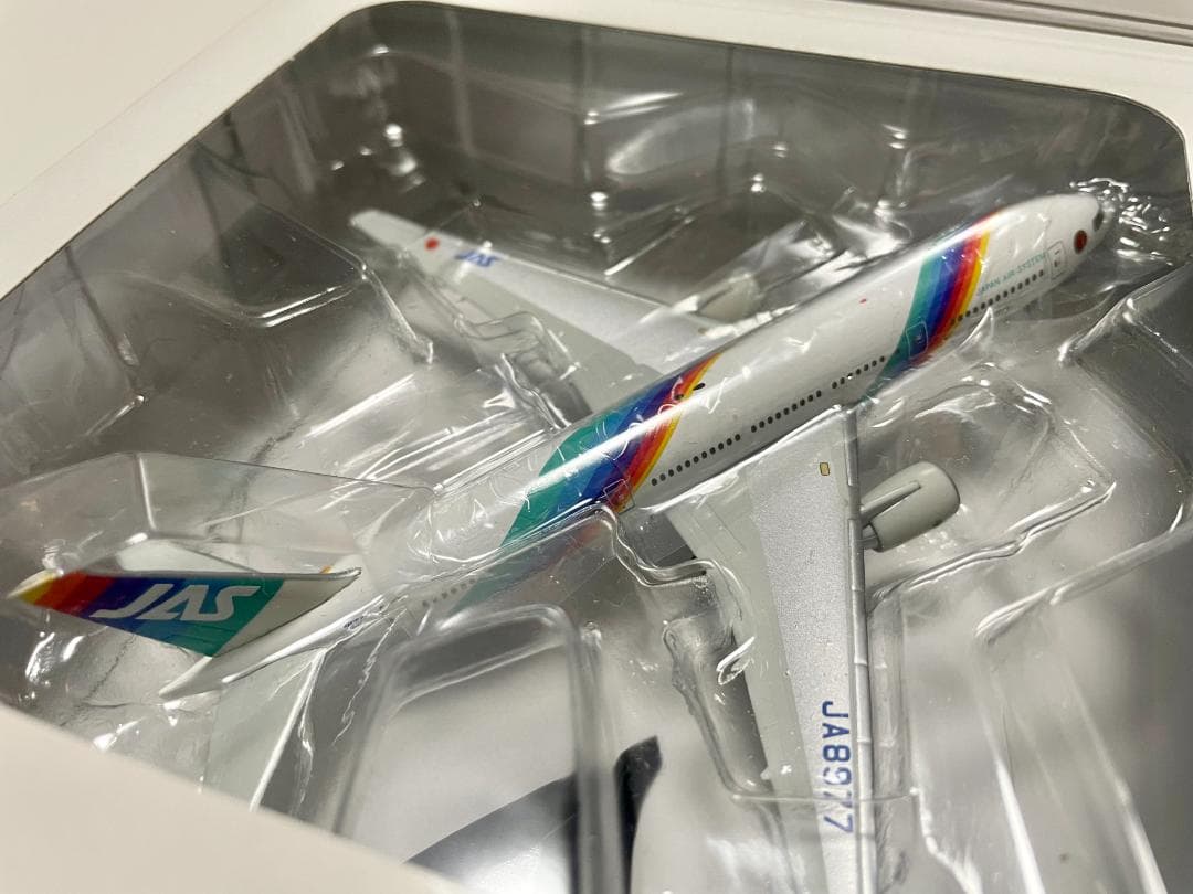 1/500　日本エアシステムJAS　レインボー7　B777-200