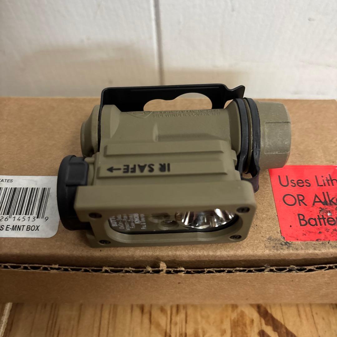 新品　米軍実物STREAMLIGHT SIDEWINDER COMPACT II