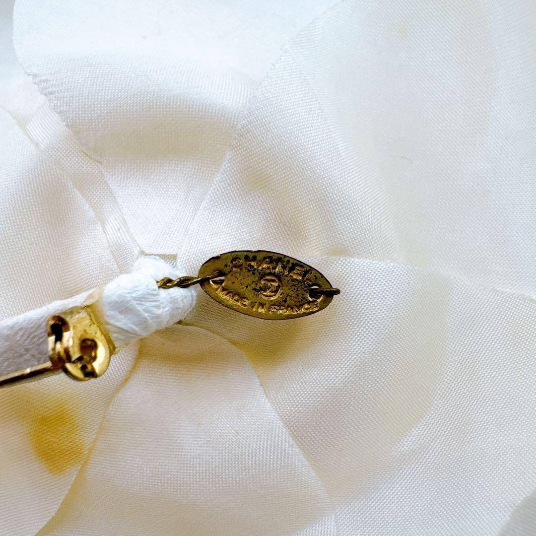 シャネル カメリア ピンバッジ コサージュ レディース アイボリー ホワイト