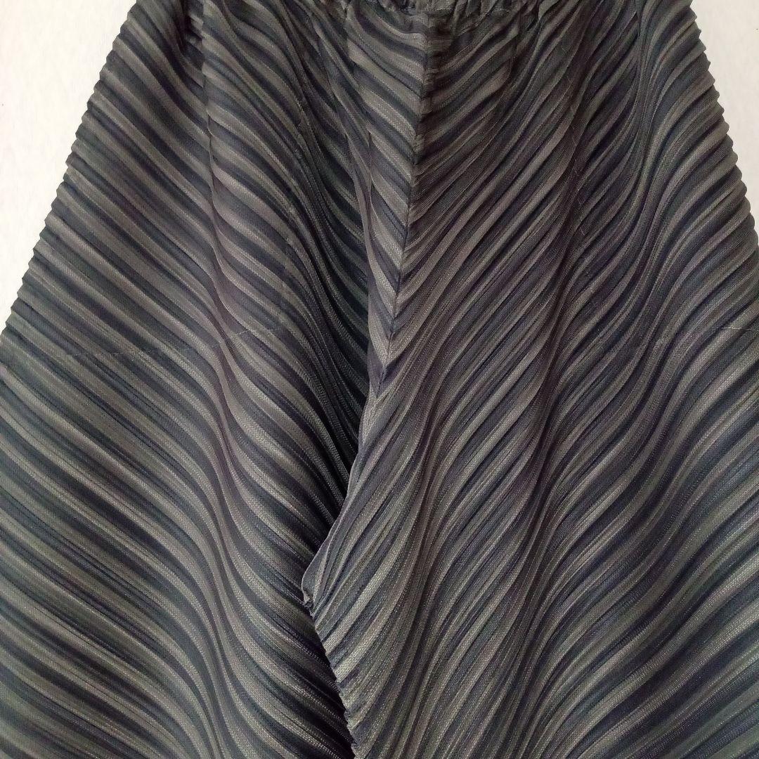 PLEATS PLEASE　ボリュームパンツ