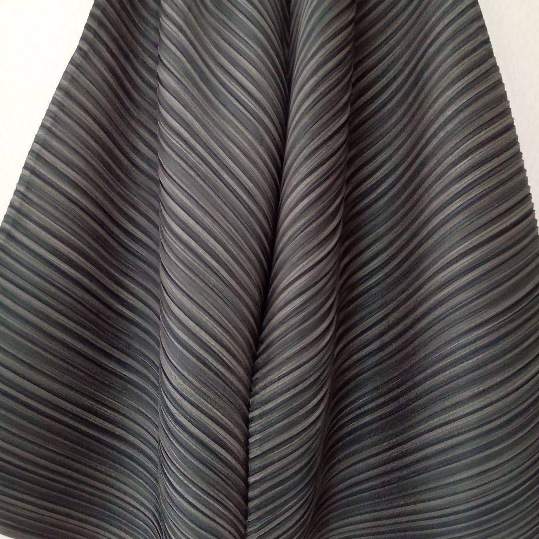 PLEATS PLEASE　ボリュームパンツ