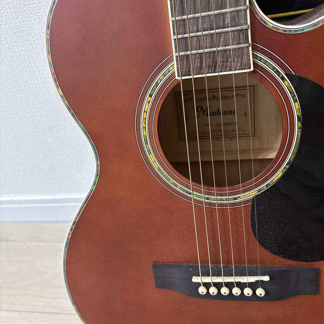 mademuアコースティックギター