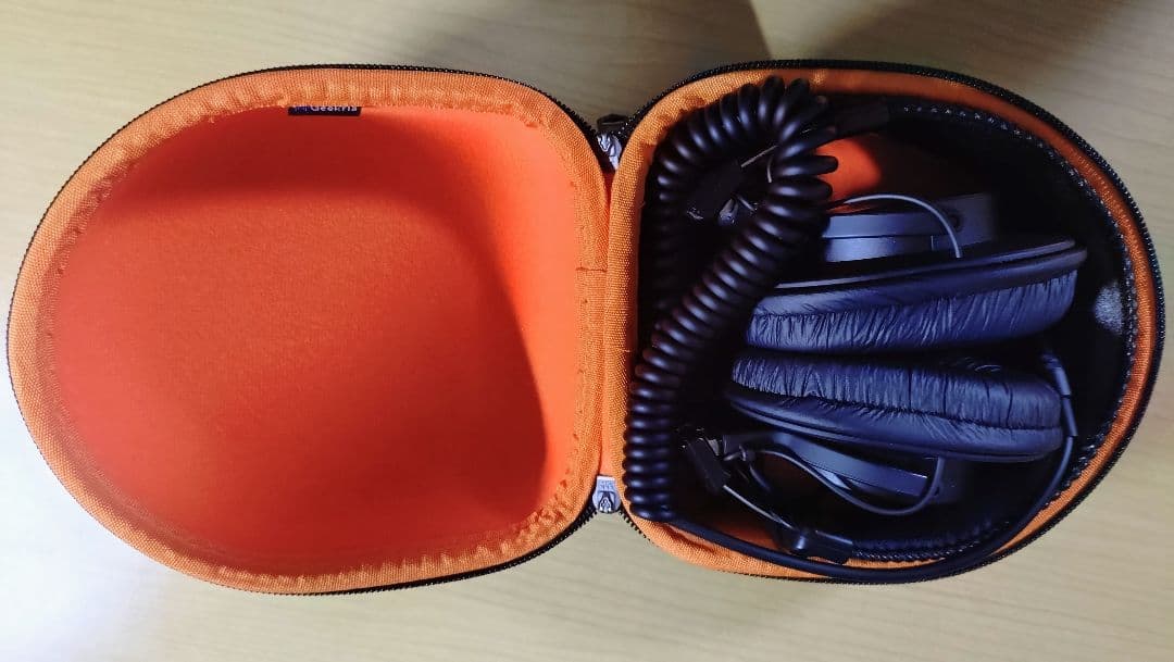 【SONY】モニターヘッドホン MDR-7506＆専用ハードケース付(社外品)