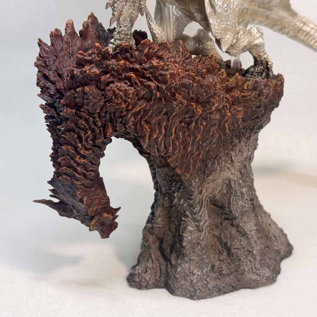 モンスターハンター　カプコン クリエイターズモデル 鋼龍 クシャルダオラ（脱皮）