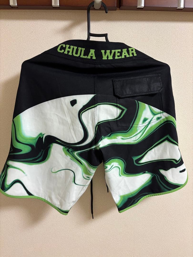 人気のエリンバンクス着用Chula Wear サーフパンツ