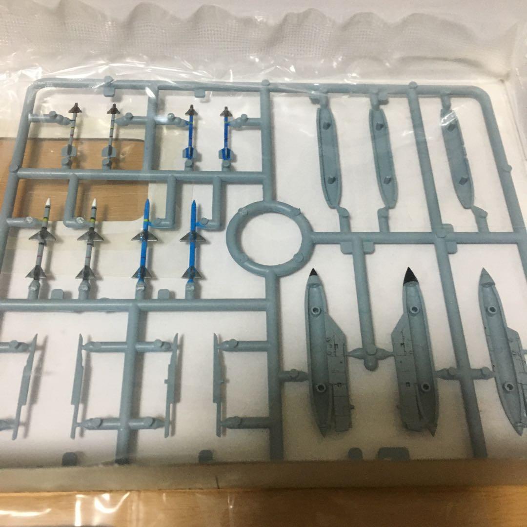 トミーテック　技Mix Fー15ウェポンセット　1箱