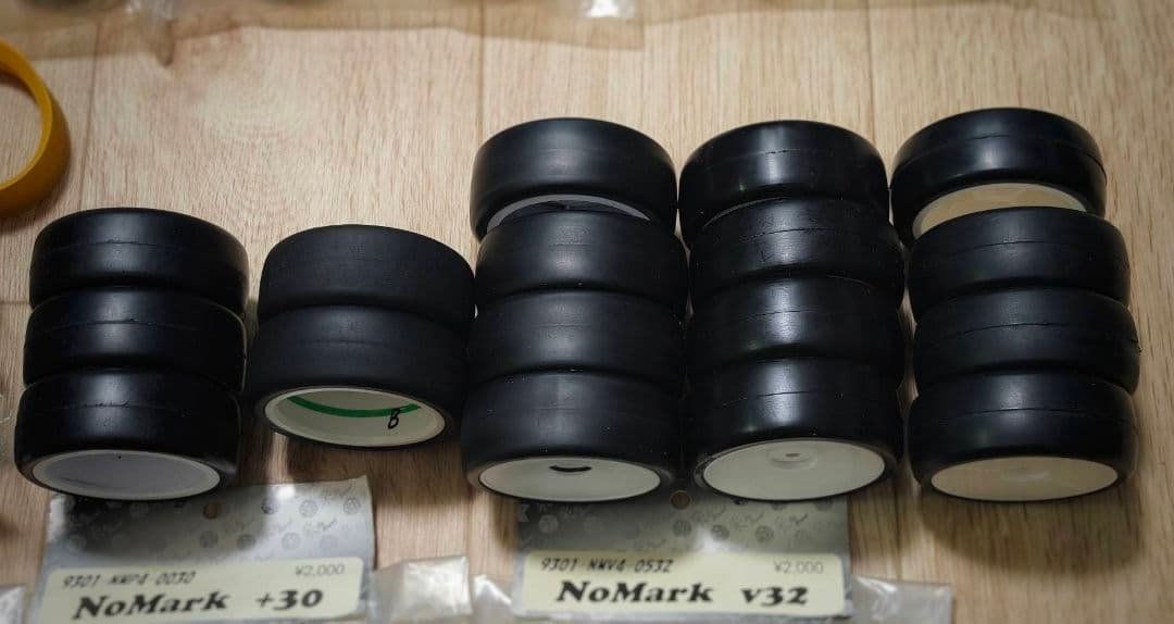 電動ツーリングカーのタイヤまとめ売り