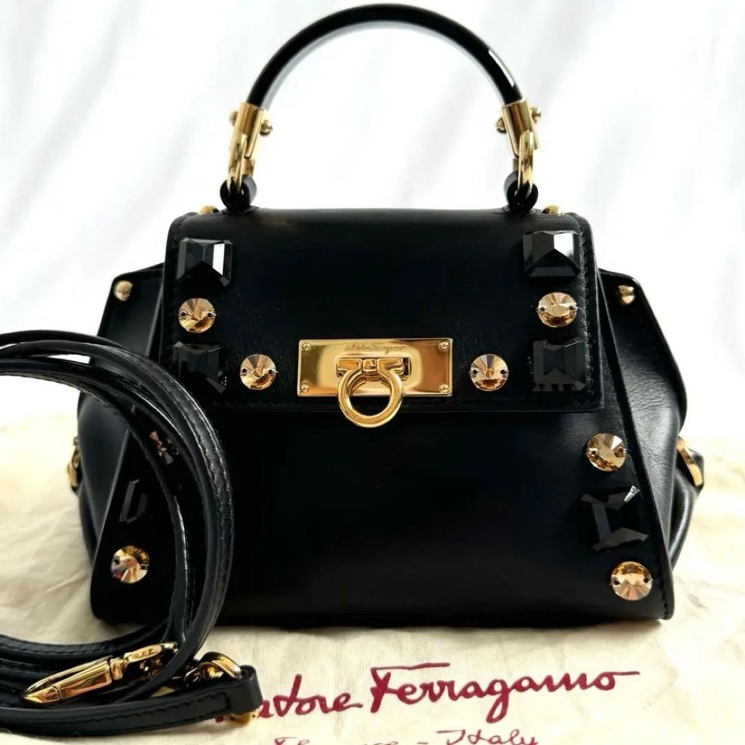 極美品【希少】フェラガモ スモールソフィア　ガンチーニ 2way バッグ