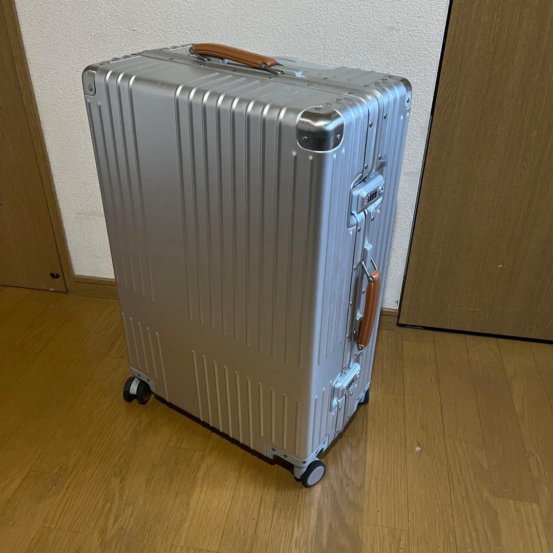 innovator アルミニウムキャリーケース 本革