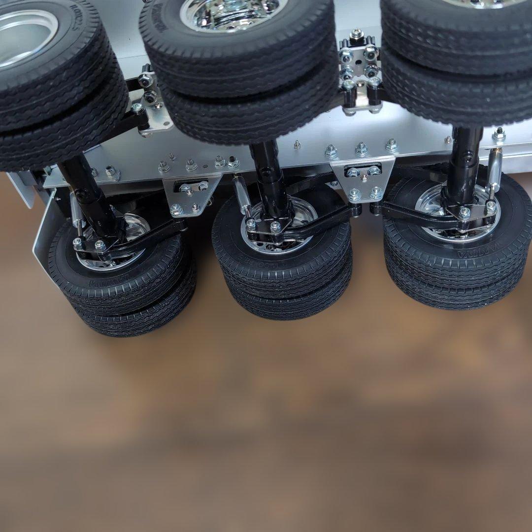 タミヤ1/14フラットベッドセミトレーラーのフルトレーラー仕様です。