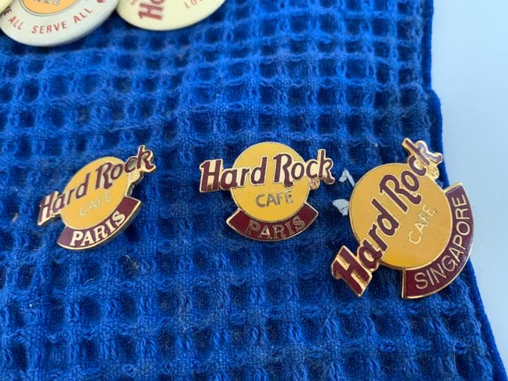 ハードロックカフェ バッヂ ビンテージ 13個キーホルダー 1個 セット