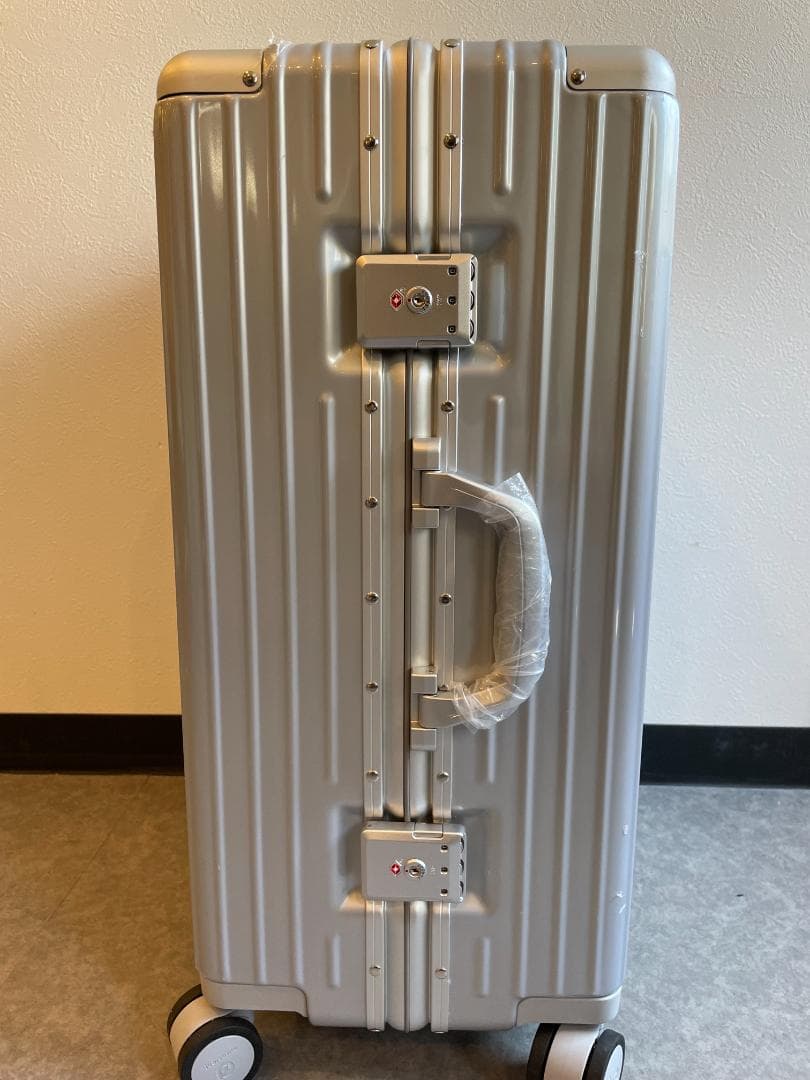 リベティ多機能キャリーケース【エナメルシルバーMサイズ】54