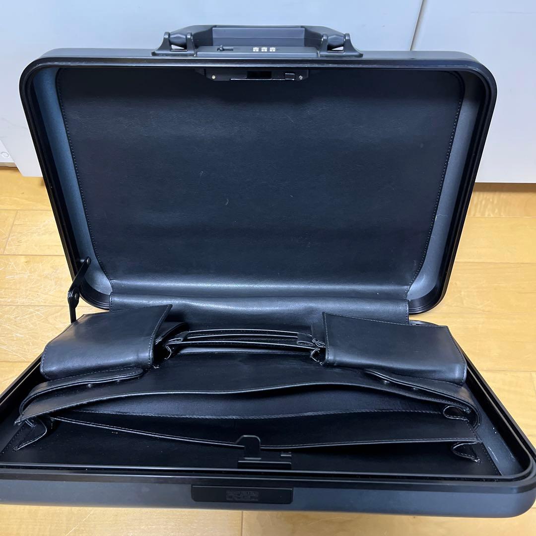 ゼロハリバートン　アタッシュケース　黒系