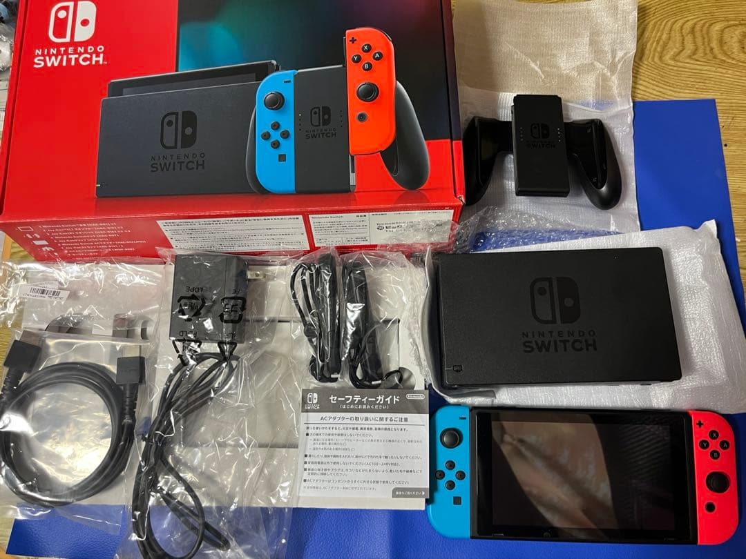 【ほぼ未使用/美品】Nintendo Switch 本体 付属品完備 ネオン