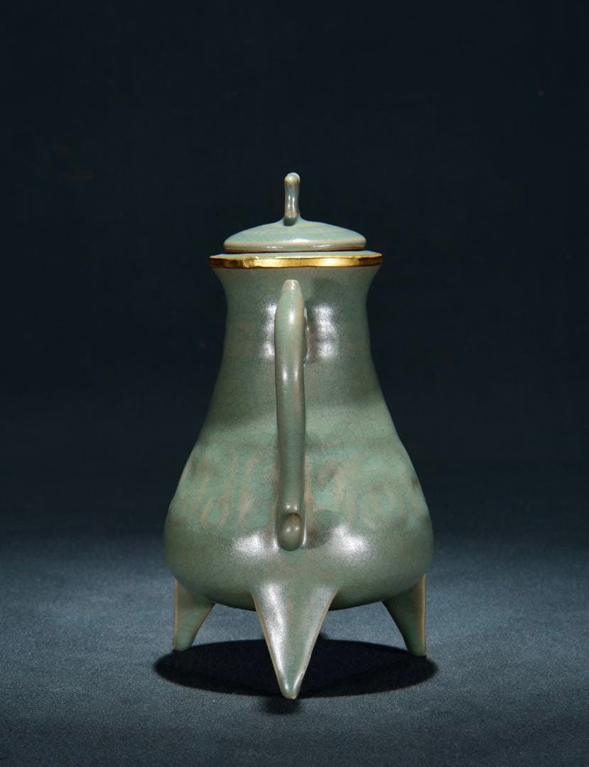 旧蔵　宋・汝窑　天青釉包金口　三足执壶