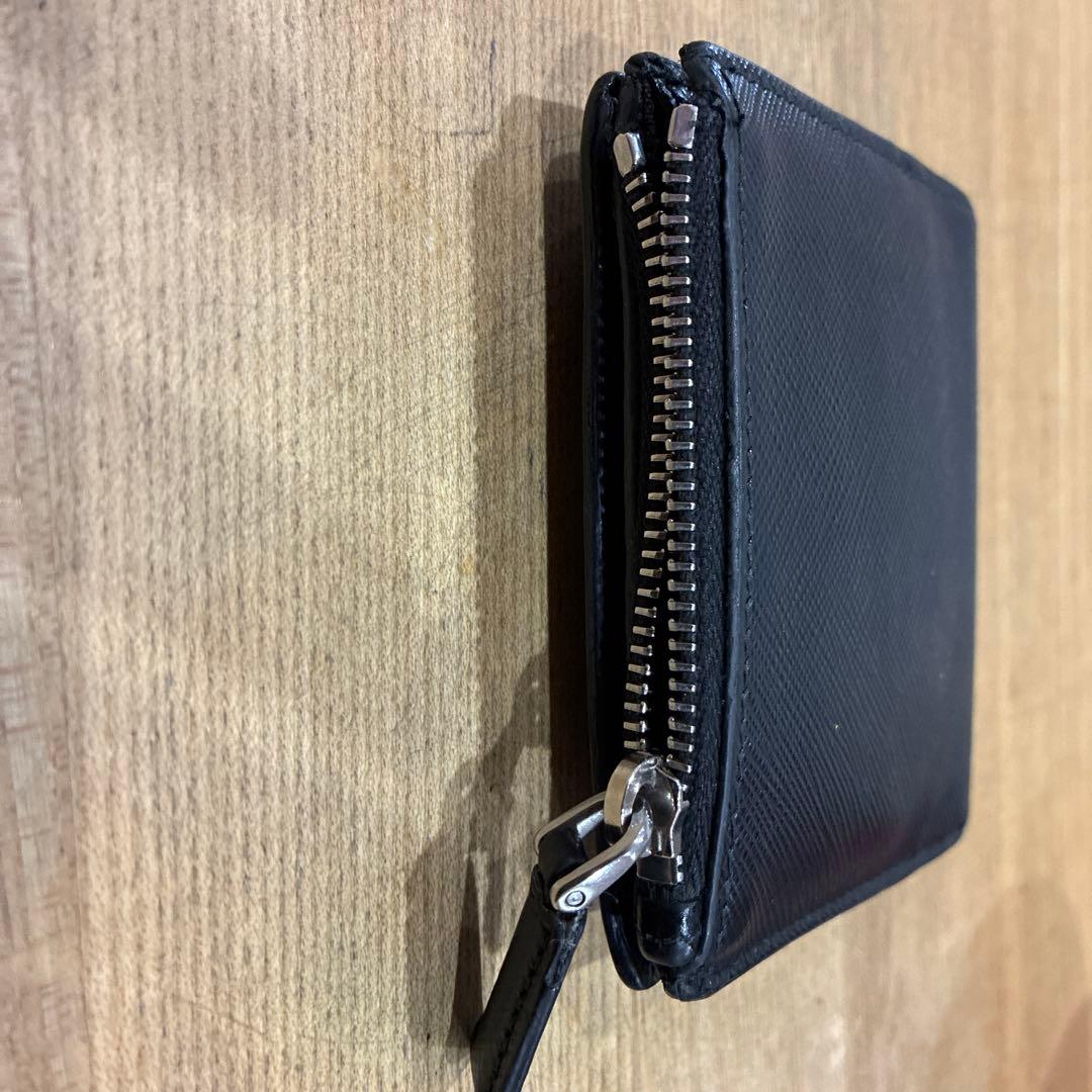 金*木様 PRADA ブラック 二つ折り財布 サフィアーノレザー