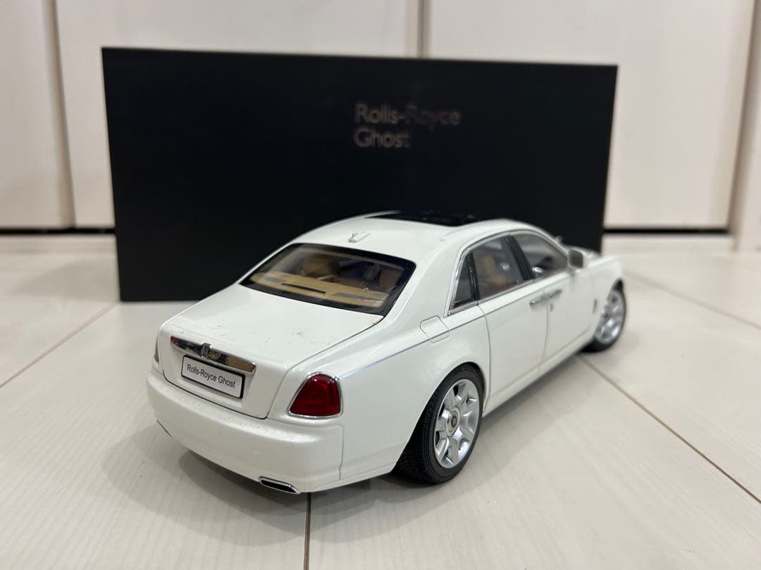 特価 1/18 ロールスロイス ゴースト Rolls-Royce Ghost 白