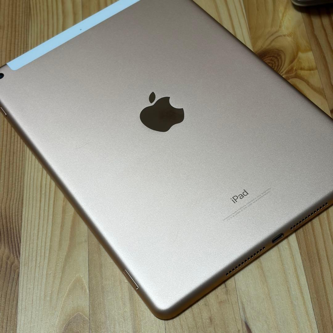 iPad 第6世代　SIMフリー　ゴールド32GB 0896