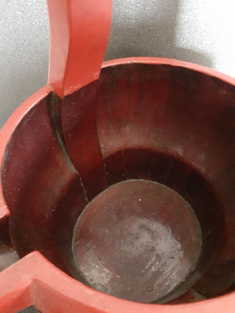 李朝漆器　朝鮮古民具　韓国古玩　朱漆塗り　手付き　透かし造　蝙蝠図　片口　手桶