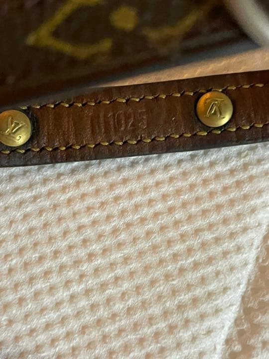 ルイヴィトン 首輪