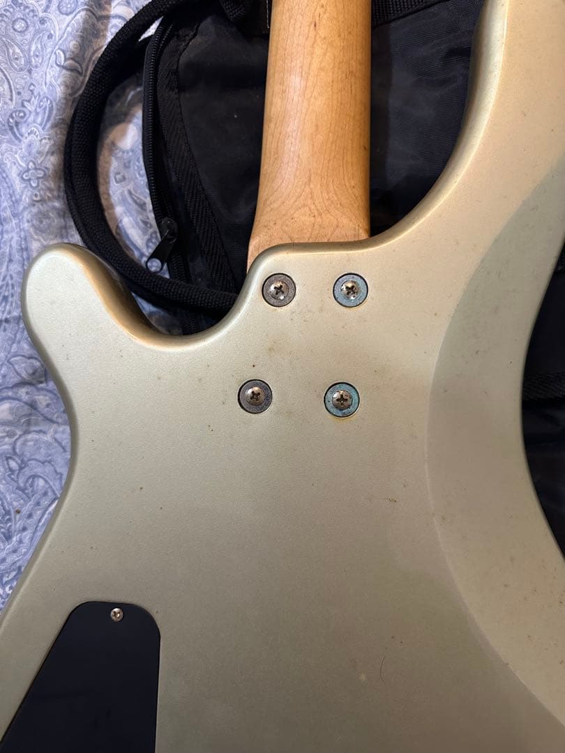 FERNANDES エレキベース 4弦 ケース付き