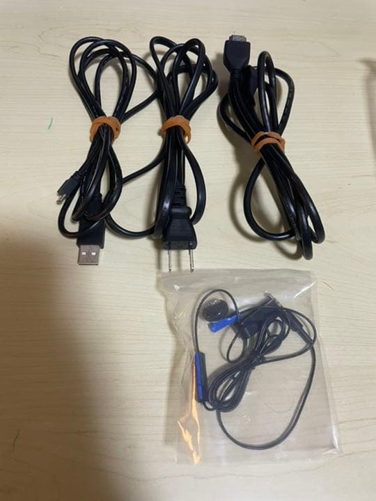 PS4Pro ジェット・ブラック 1TB CUH-7200