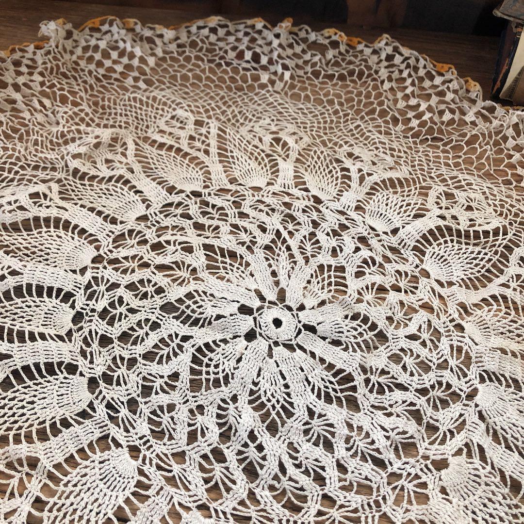 フランス　アンティークドイリーサークル型