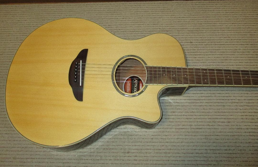 美品.ヤマハエレアコギターAPX600