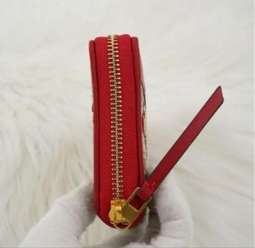 新品同様、ほぼ未使用 、箱付き TORY BURCH 折り財布 花柄 レッド