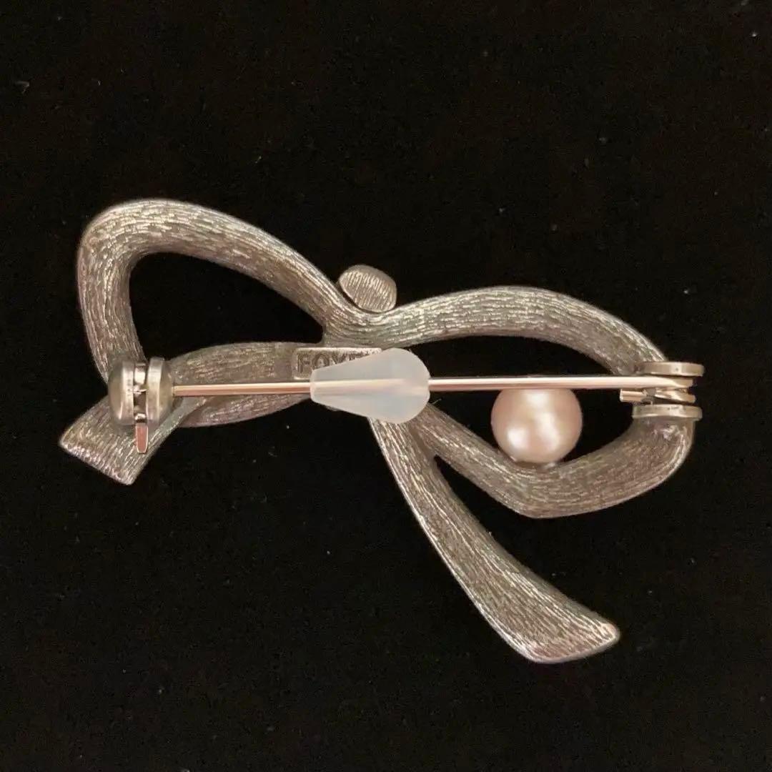フォクシーのブローチ '' Pearl Drop ''